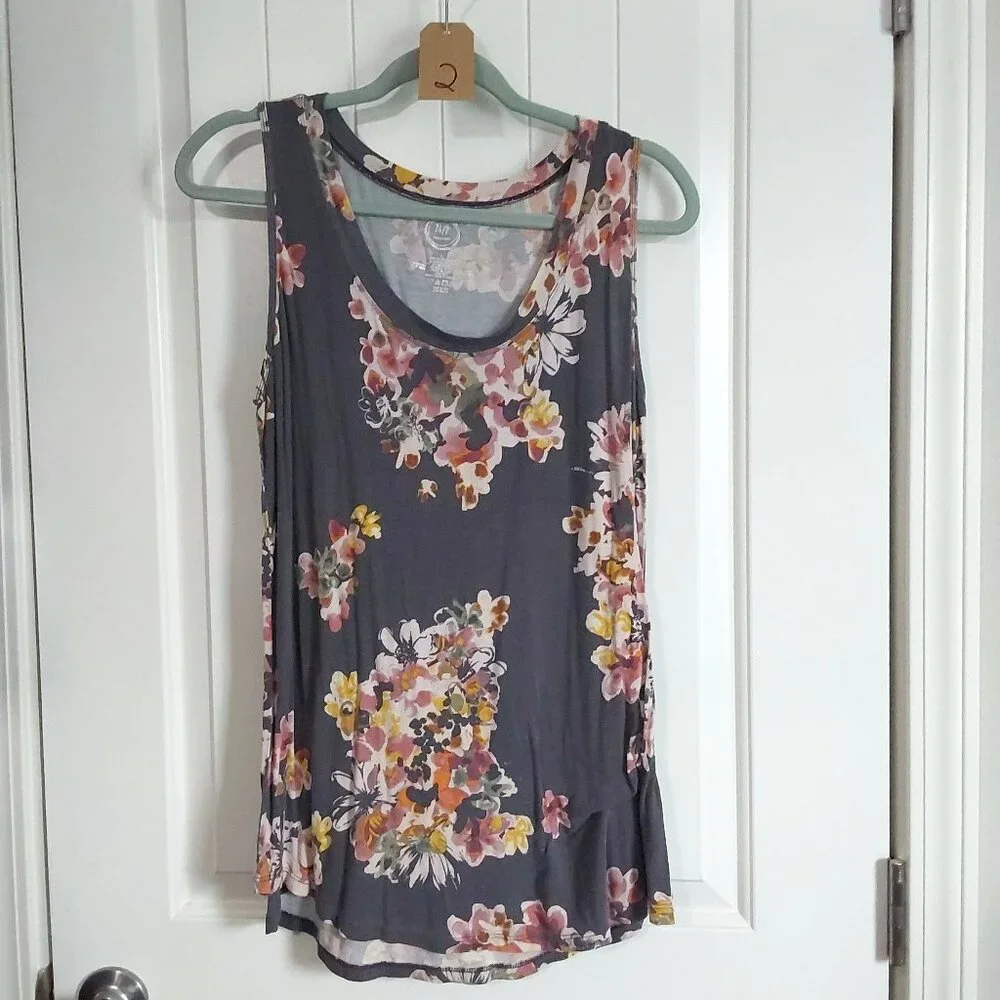 Tank top - Picture 1 of 2